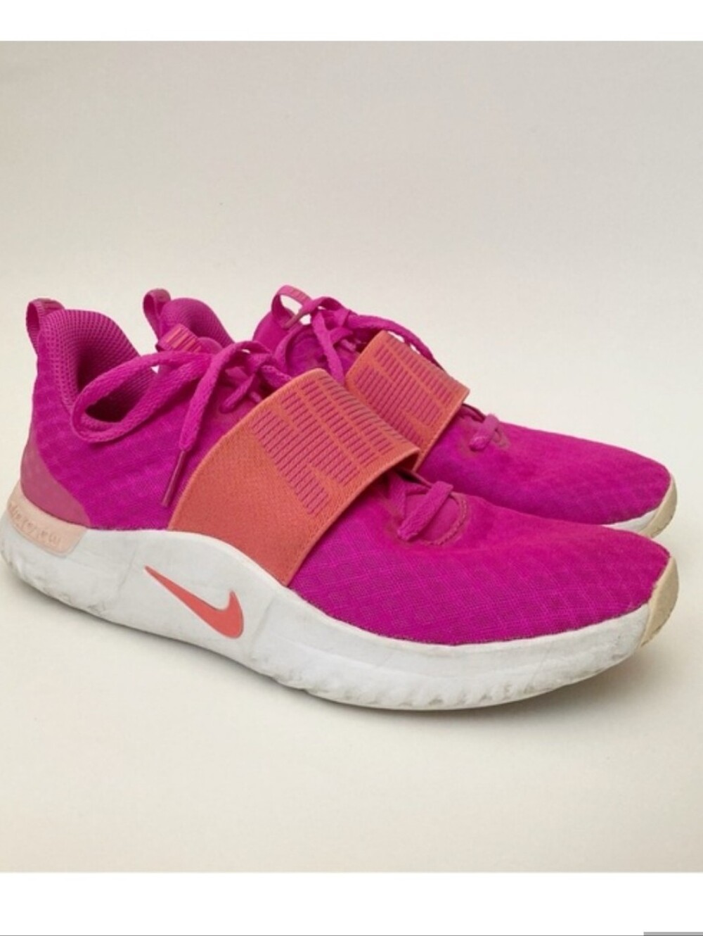 NIKE Renew In Season TR-9 Strap Athletic Trainer Sneakers